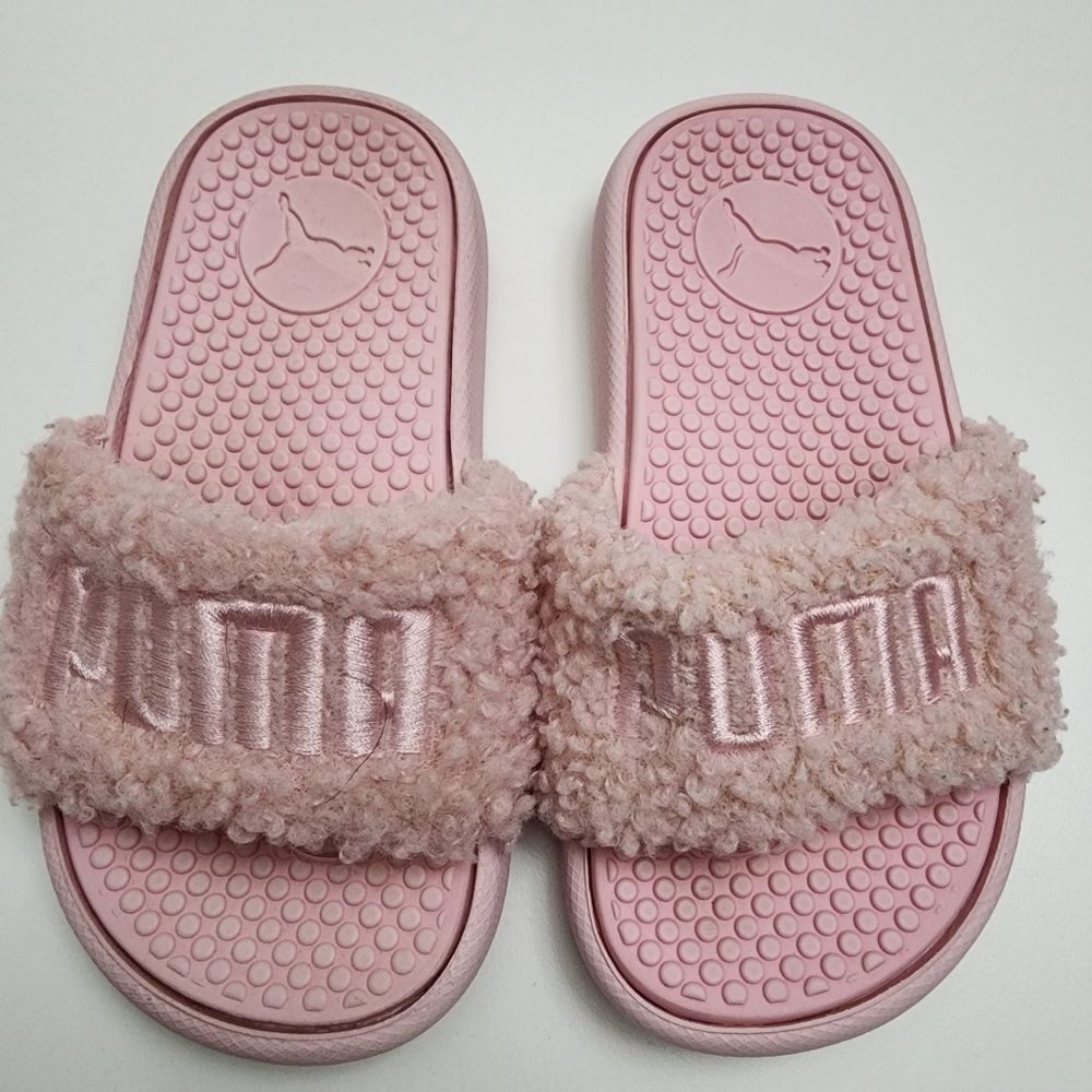 Girls Pink Furry Light Pink Puma Sandals Size 11